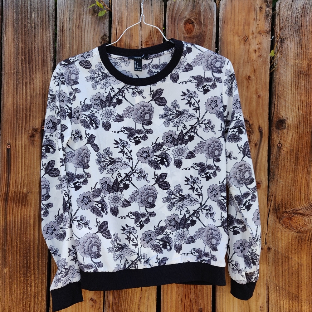 Floral Lightweight Sweater Black and White